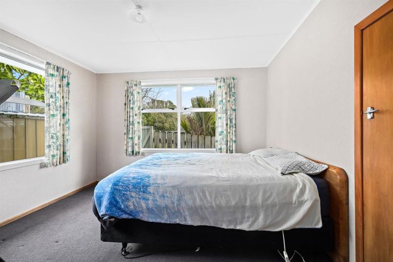 Photo of property in 9 Awaroa Road, Helensville, 0800