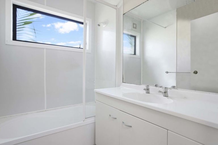 Photo of property in 2/30 Tristram Avenue, Forrest Hill, Auckland, 0620