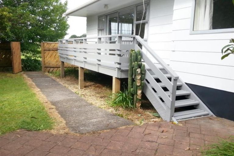 Photo of property in 93 Riversdale Drive, Merrilands, New Plymouth, 4312