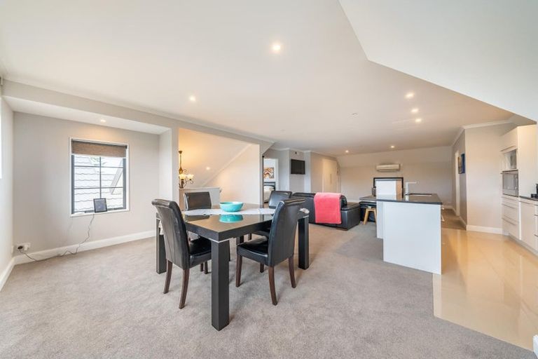 Photo of property in 29 Padnell Crescent, Paparangi, Wellington, 6037