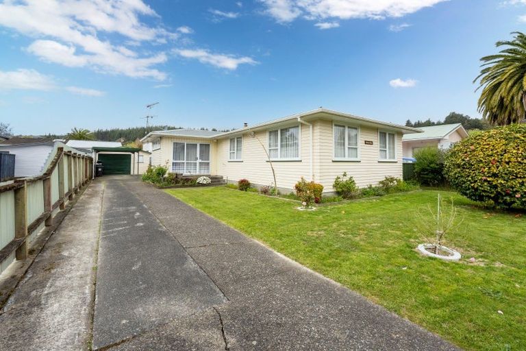 Photo of property in 44 Oregon Drive, Maoribank, Upper Hutt, 5018