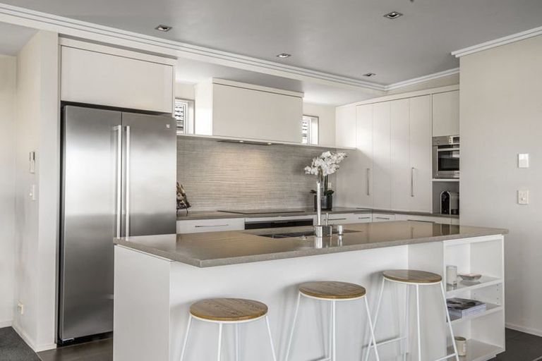 Photo of property in 90 Roberts Avenue, Belmont, Auckland, 0622