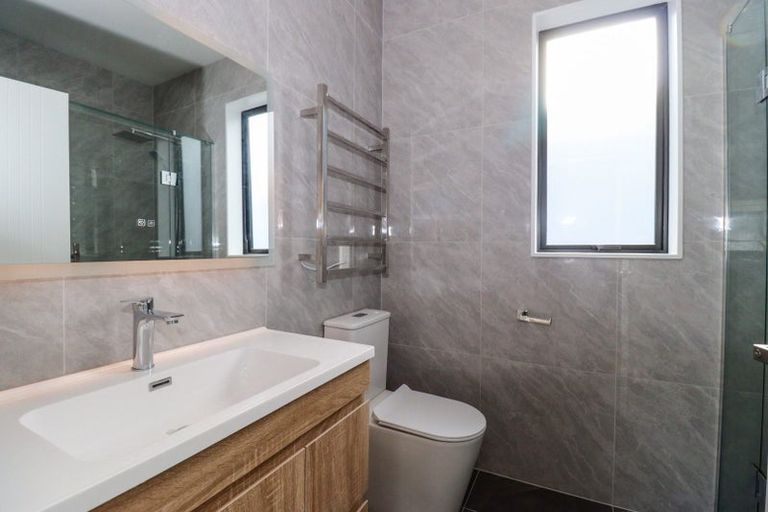 Photo of property in 21 Farranfore Road, Opaheke, Papakura, 2113