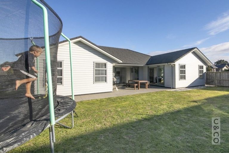 Photo of property in 21 Turpin Road, Riverhead, 0820