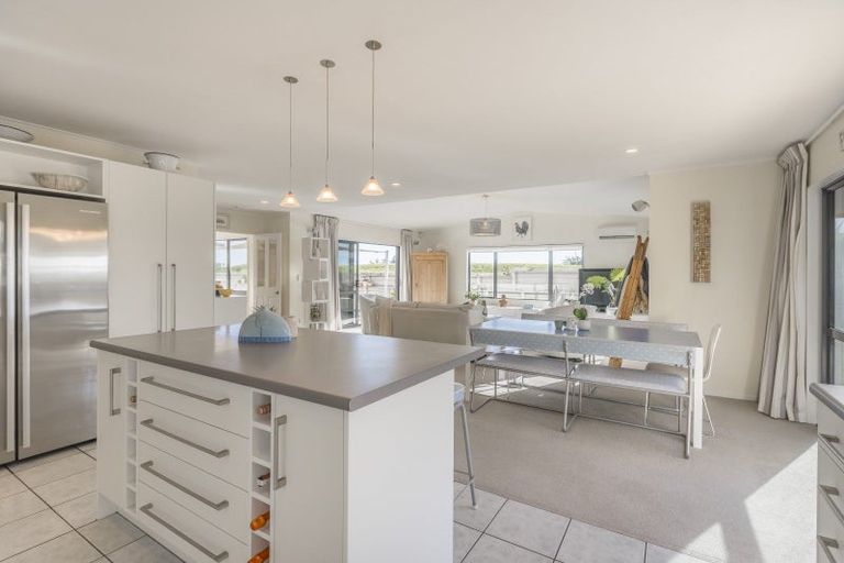 Photo of property in 20 Tui Road, Raumati Beach, Paraparaumu, 5032