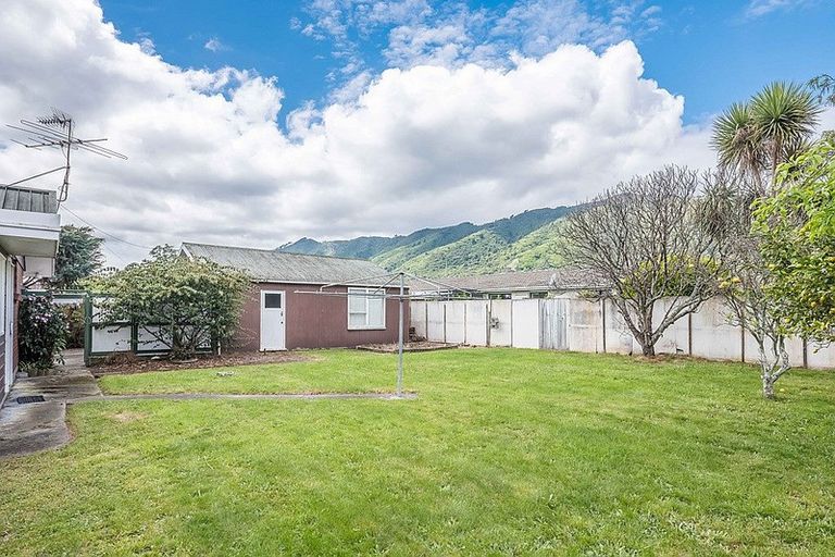 Photo of property in 3 Belvedere Avenue, Waikanae, 5036