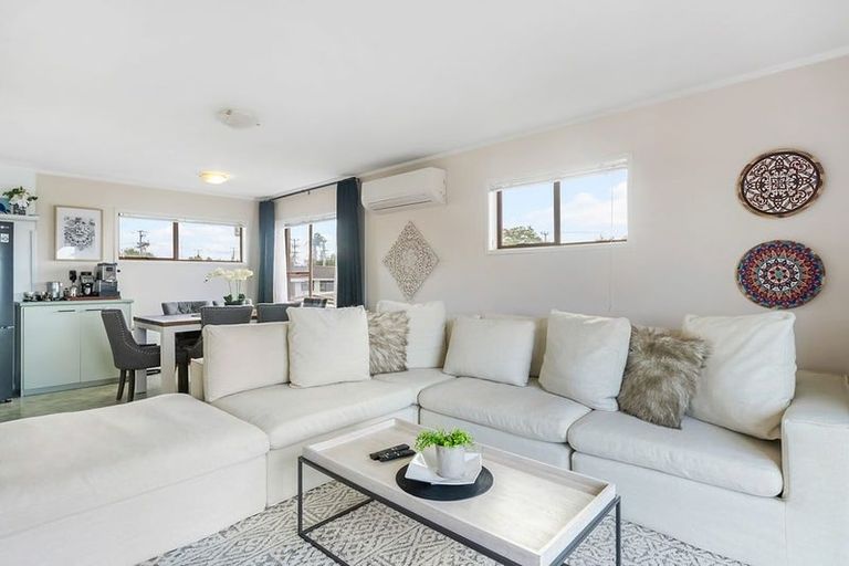 Photo of property in 1/3 Karaka Street, New Lynn, Auckland, 0600