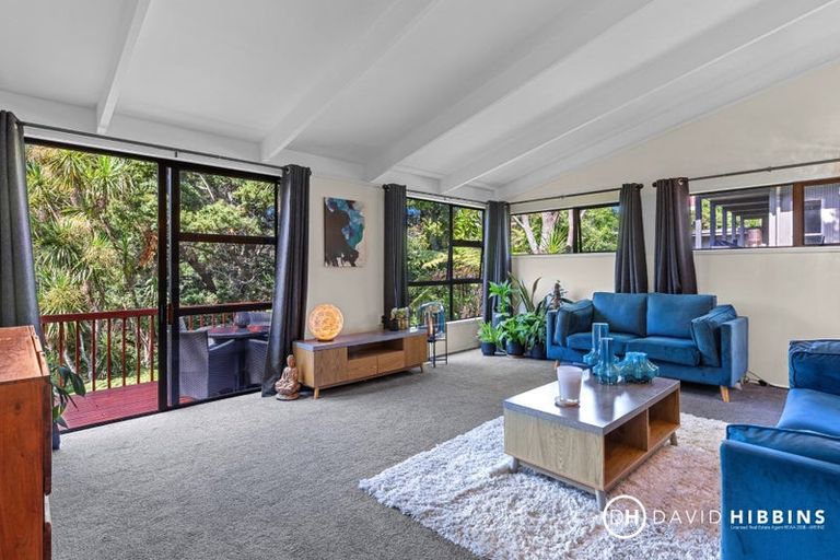 Photo of property in 9b Raymond Terrace, Northcote, Auckland, 0627