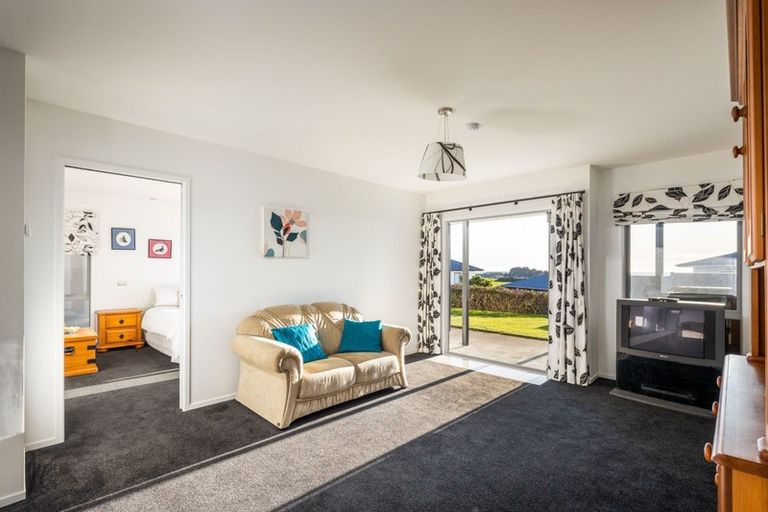 Photo of property in 6 Sunset Street, Bell Block, New Plymouth, 4312