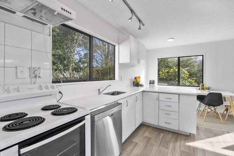 Photo of property in 2/1159 High Street, Taita, Lower Hutt, 5011