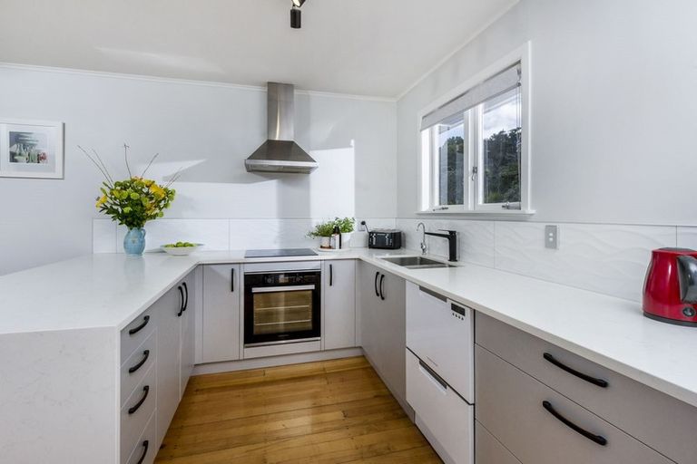 Photo of property in 15 Moore Street, Hillcrest, Auckland, 0627