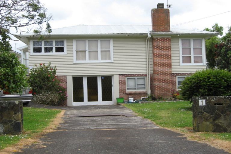 Photo of property in 1 House Avenue, Mangere Bridge, Auckland, 2022