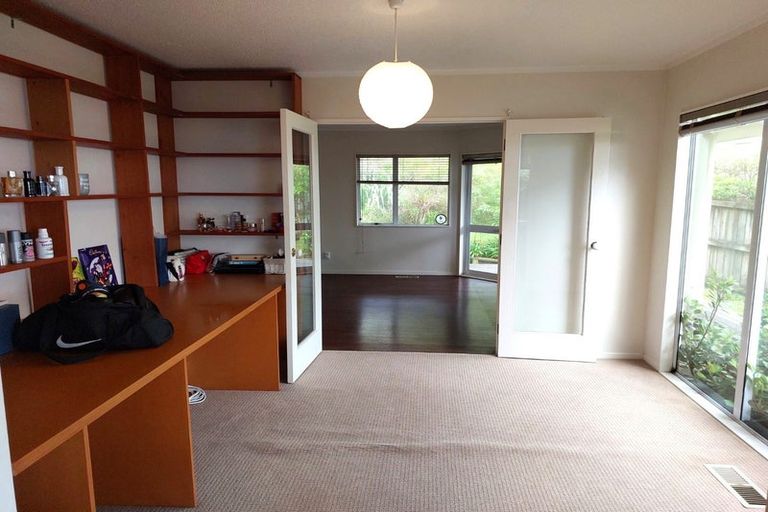 Photo of property in 56 Ashton Fitchett Drive, Brooklyn, Wellington, 6021