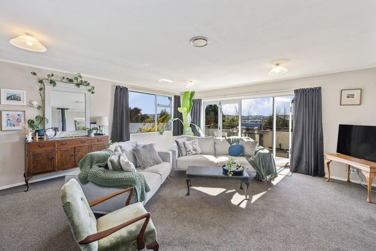 Photo of property in 19 Ward Place, Richmond Heights, Taupo, 3330