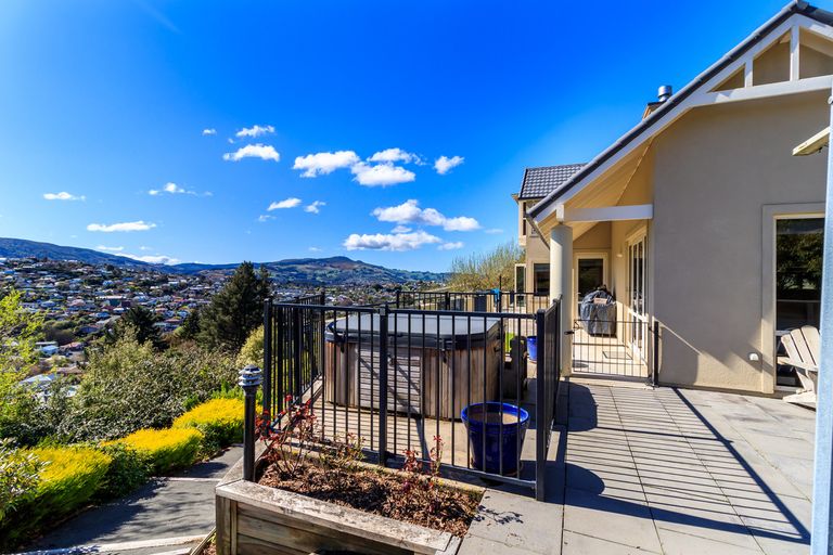 Photo of property in 33 Northview Crescent, Belleknowes, Dunedin, 9011