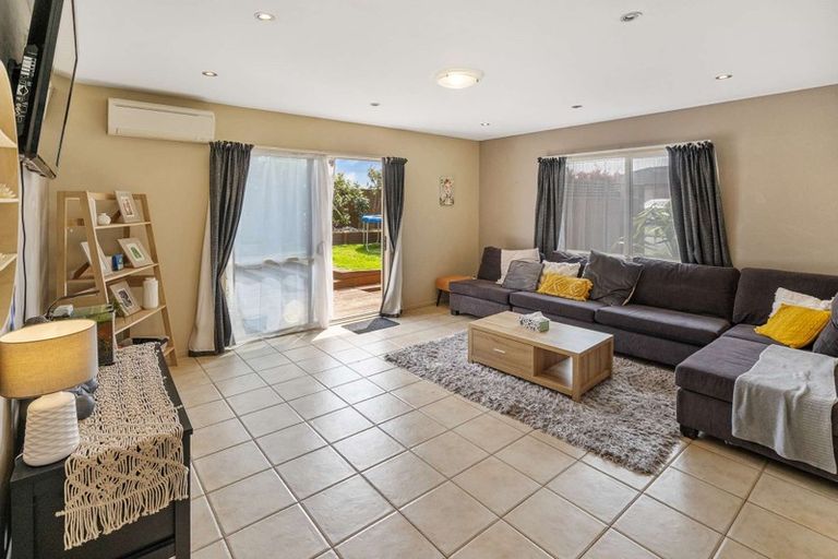 Photo of property in 1 Vanderbilt Place, Welcome Bay, Tauranga, 3112