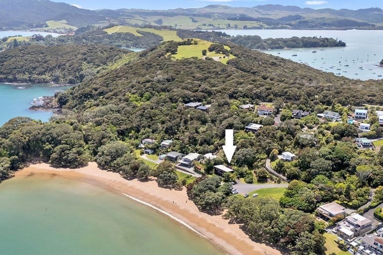 Photo of property in 23 Kotare Drive, Coopers Beach, 0420