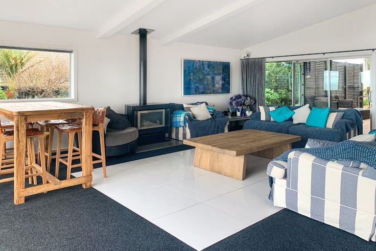 Photo of property in 10 Makorori Beach Road, Makorori, Gisborne, 4073