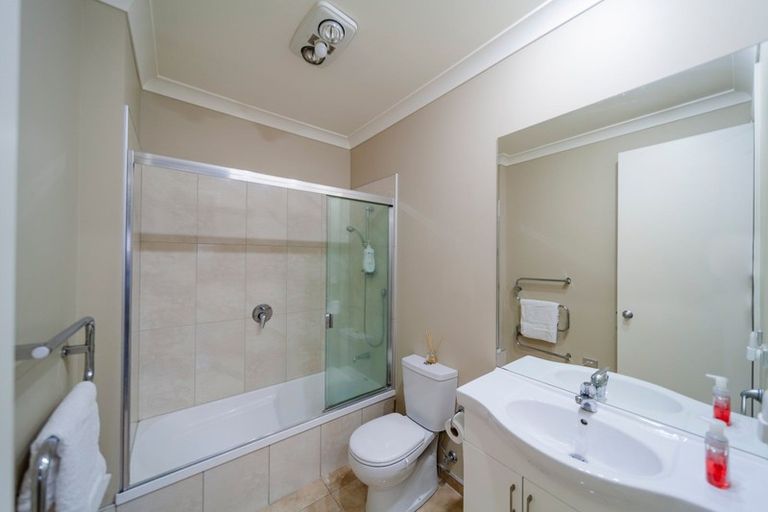 Photo of property in 14 Portland Place, Poraiti, Napier, 4112