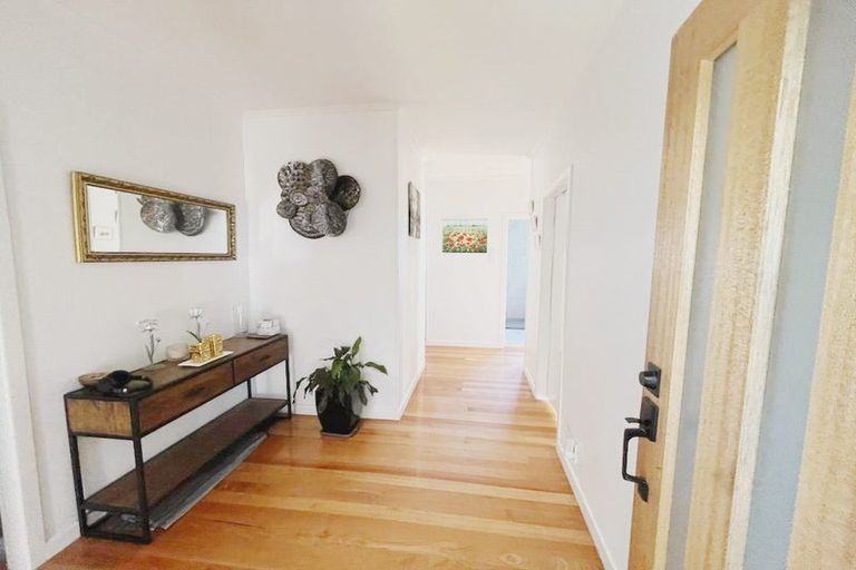 Photo of property in 93a Litten Road, Cockle Bay, Auckland, 2014