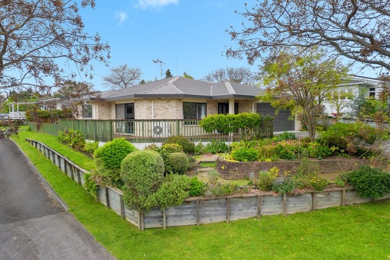 Photo of property in 2 Dowman Place, Te Puke, 3119