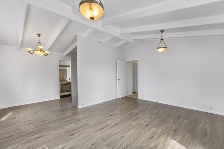 Photo of property in 13a Larnoch Road, Henderson, Auckland, 0610