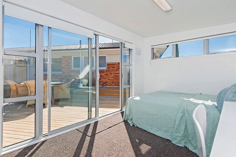 Photo of property in 2/8 Paul Place, Pakuranga, Auckland, 2010