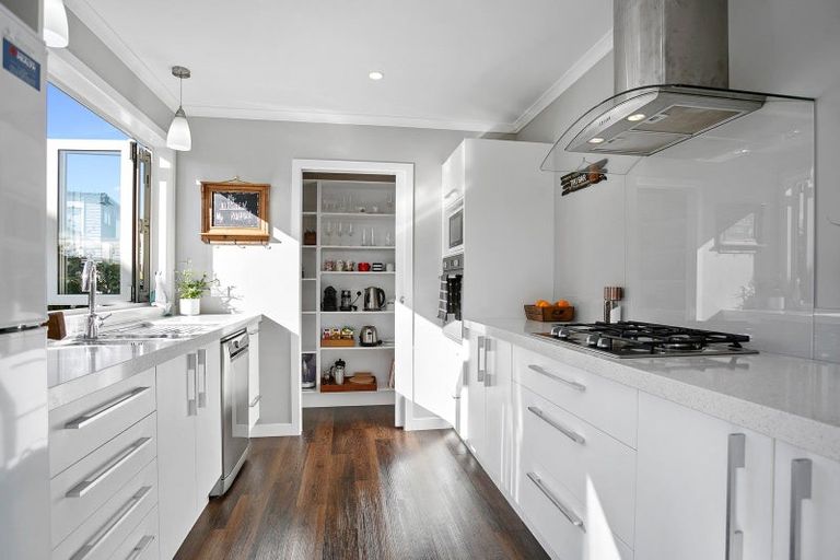 Photo of property in 46 Plescher Crescent, Leamington, Cambridge, 3432