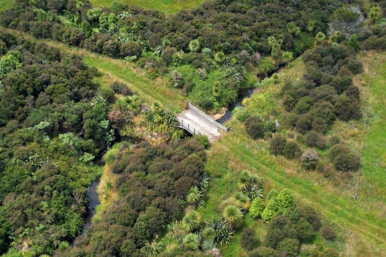 Photo of property in 410 Charles Road, Karaka, Papakura, 2580