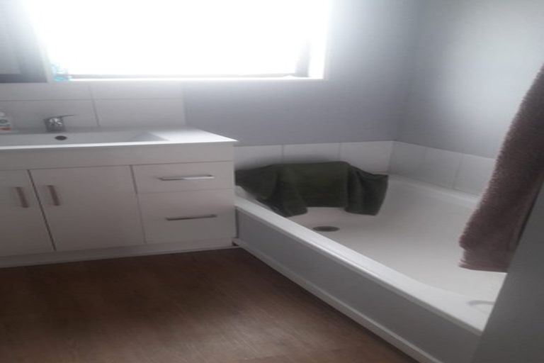 Photo of property in 12 Tiller Close, Kelvin Grove, Palmerston North, 4414