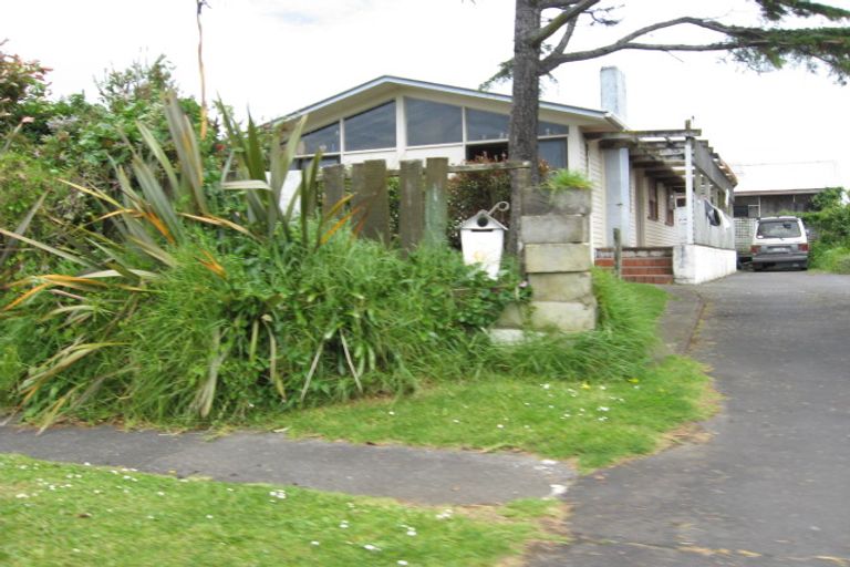 Photo of property in 46 Duggan Avenue, Mangere, Auckland, 2022