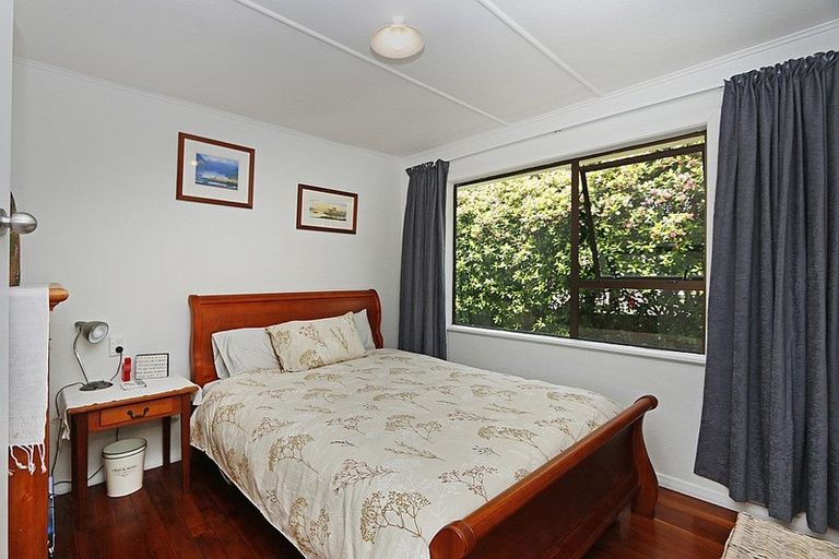 Photo of property in 19 Hector Place, Opunake, 4616