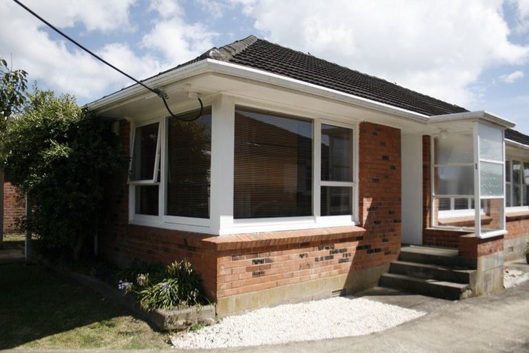 Photo of property in 1/87 Lake Road, Belmont, Auckland, 0622