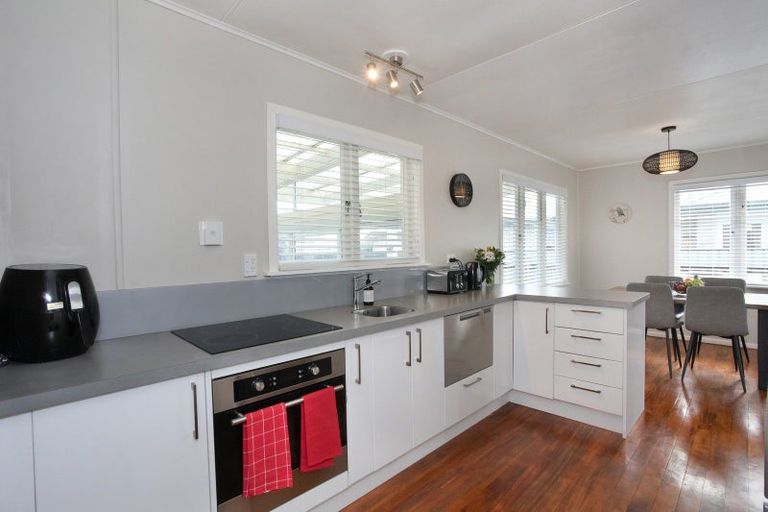 Photo of property in 100 East Street, Feilding, 4702