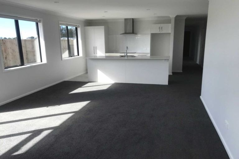 Photo of property in 4 Komata Crescent, Papamoa Beach, Papamoa, 3118