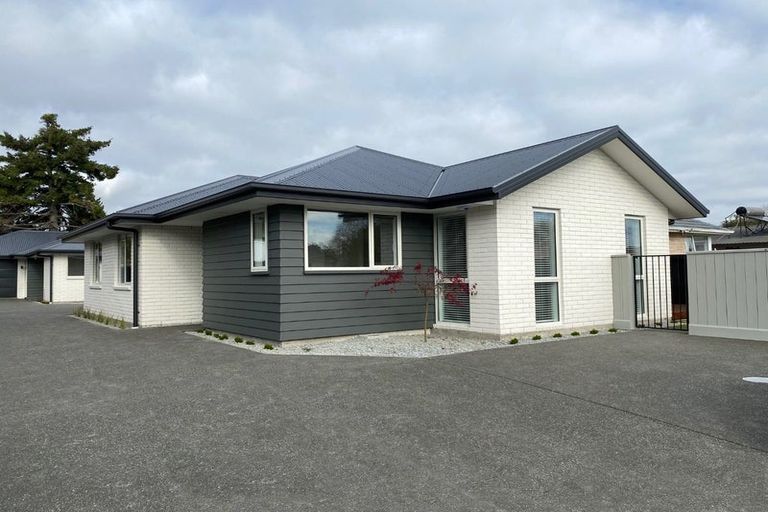 Photo of property in 1/230 Grahams Road, Burnside, Christchurch, 8053