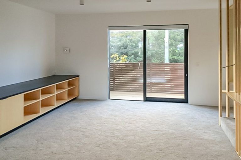 Photo of property in 76 Brougham Street, Mount Victoria, Wellington, 6011