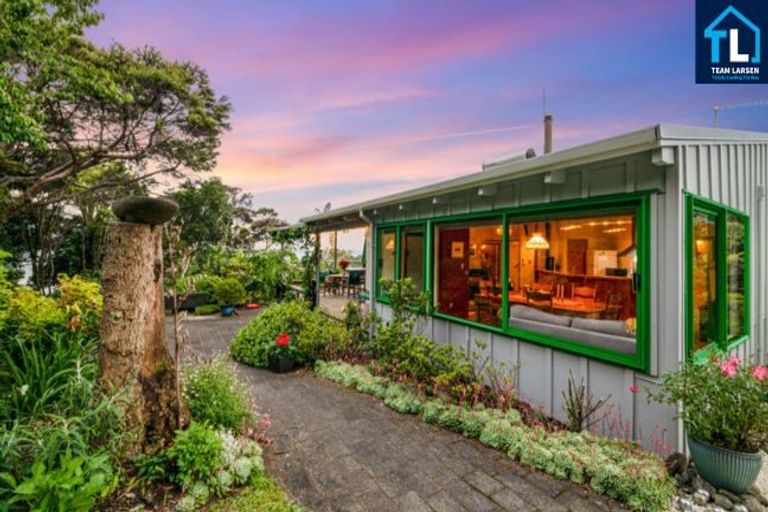 Photo of property in 149 Cornwallis Road, Cornwallis, Auckland, 0604