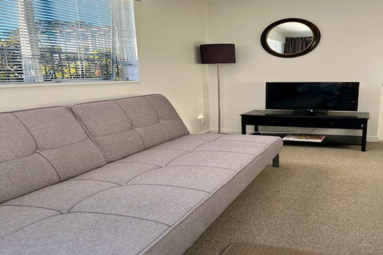 Photo of property in 112a Pacific Parade, Army Bay, Whangaparaoa, 0930