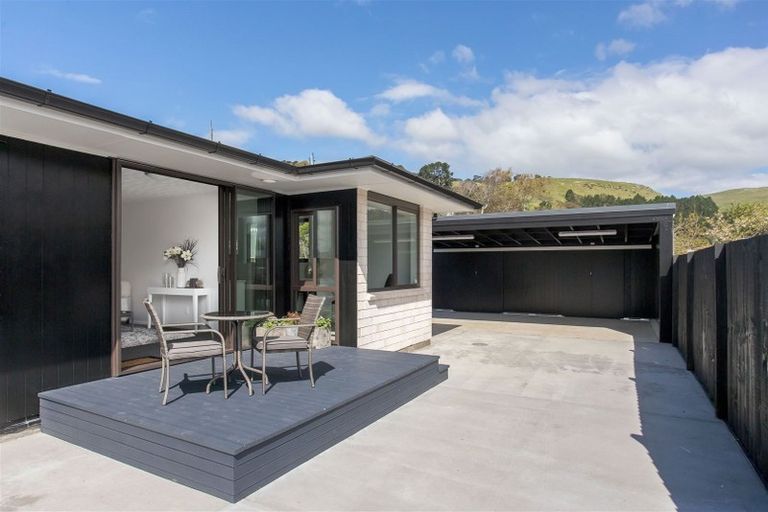 Photo of property in 2/262a Centaurus Road, Hillsborough, Christchurch, 8022