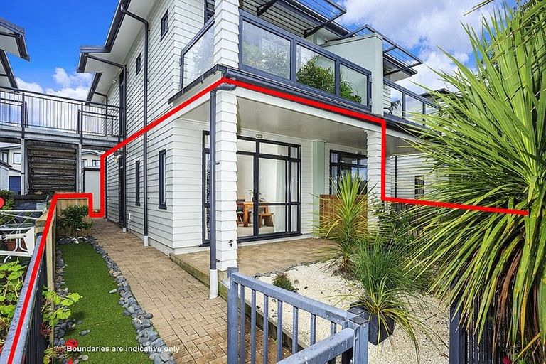 Photo of property in 69/2 Armoy Drive, East Tamaki, Auckland, 2016