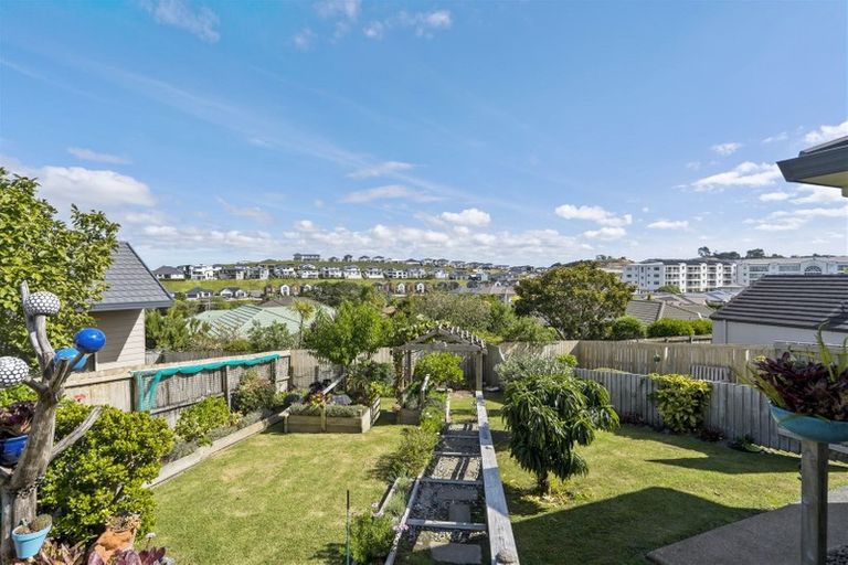 Photo of property in 88 Tauranga Place, Orewa, 0931