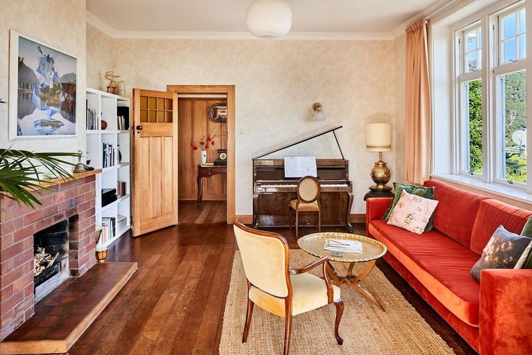 Photo of property in 54 Ferry Road, Days Bay, Lower Hutt, 5013