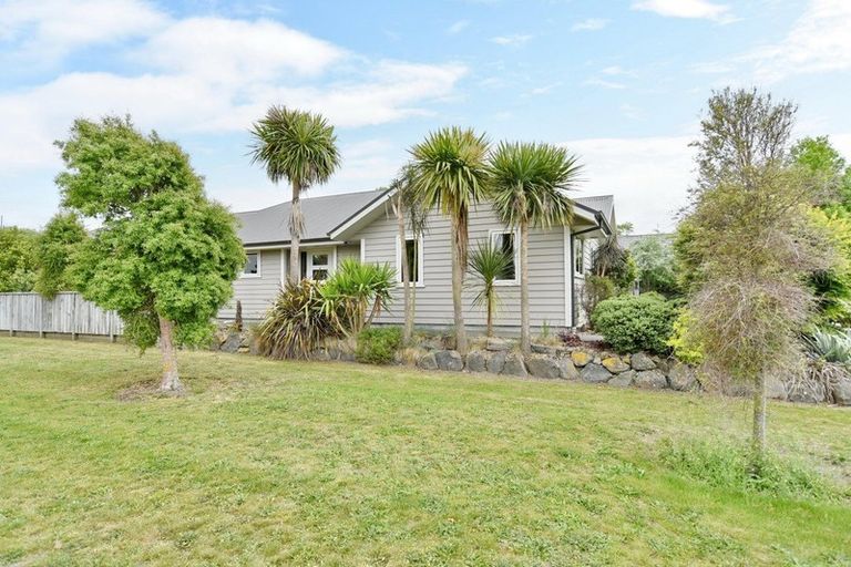 Photo of property in 17 Blackadder Road, Pegasus, 7612