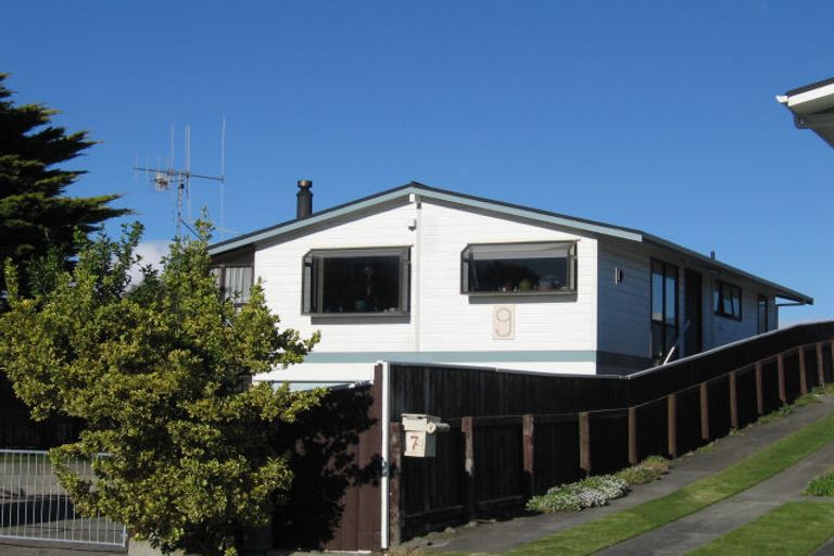 Photo of property in 9 Robert Mckeen Street, Otaki Beach, Otaki, 5512