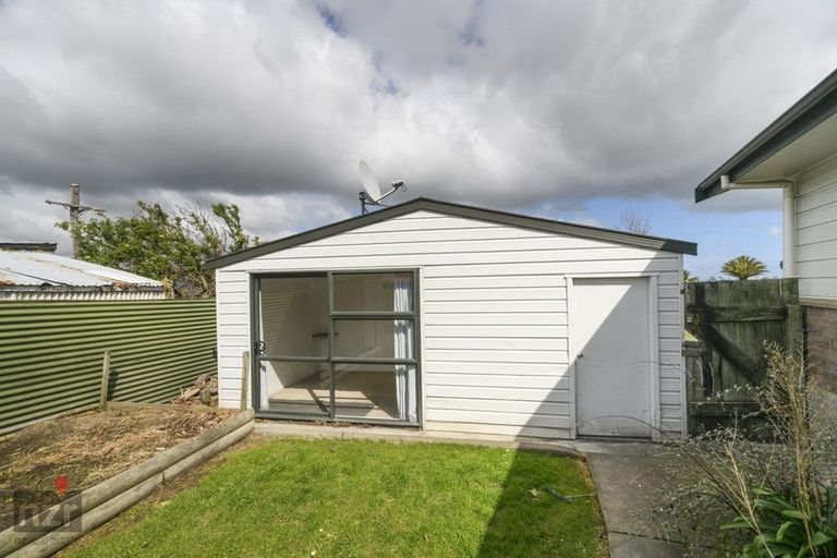 Photo of property in 146 Hillcrest Drive, Kelvin Grove, Palmerston North, 4414