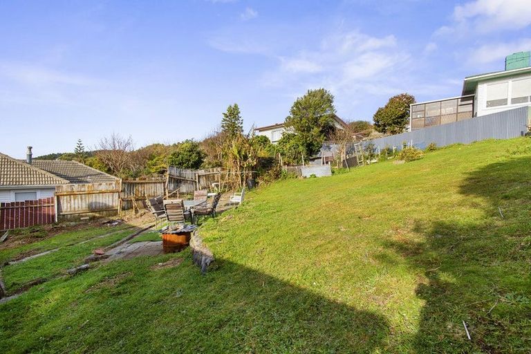 Photo of property in 82 Bell Street, Tawa, Wellington, 5028