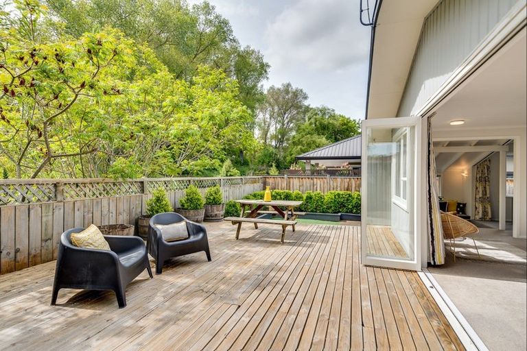 Photo of property in 12 Von Dadelszen Place, Havelock North, 4130