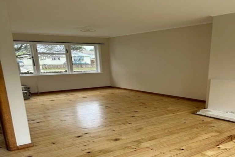 Photo of property in 15-17 Corinna Street, Waitangirua, Porirua, 5024