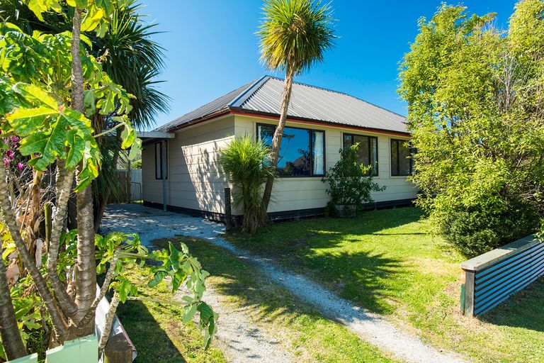 Photo of property in 1 Edelsten Place, Tamarau, Gisborne, 4010